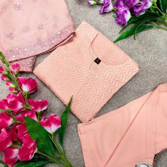 BEAUTIFUL GEORGETTE DESIGNER KURTA PANT AND DUPATTA SET SEQUENCE EMBROIDERY WORK - Picture 5 of 9